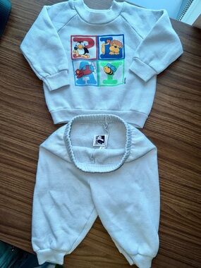 Vintage Grey Sweatshirt & Pants Matching Set with Colorful Animal Blocks